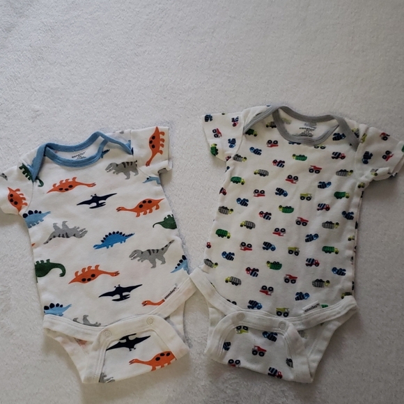 Pair of onesies - Picture 1 of 4